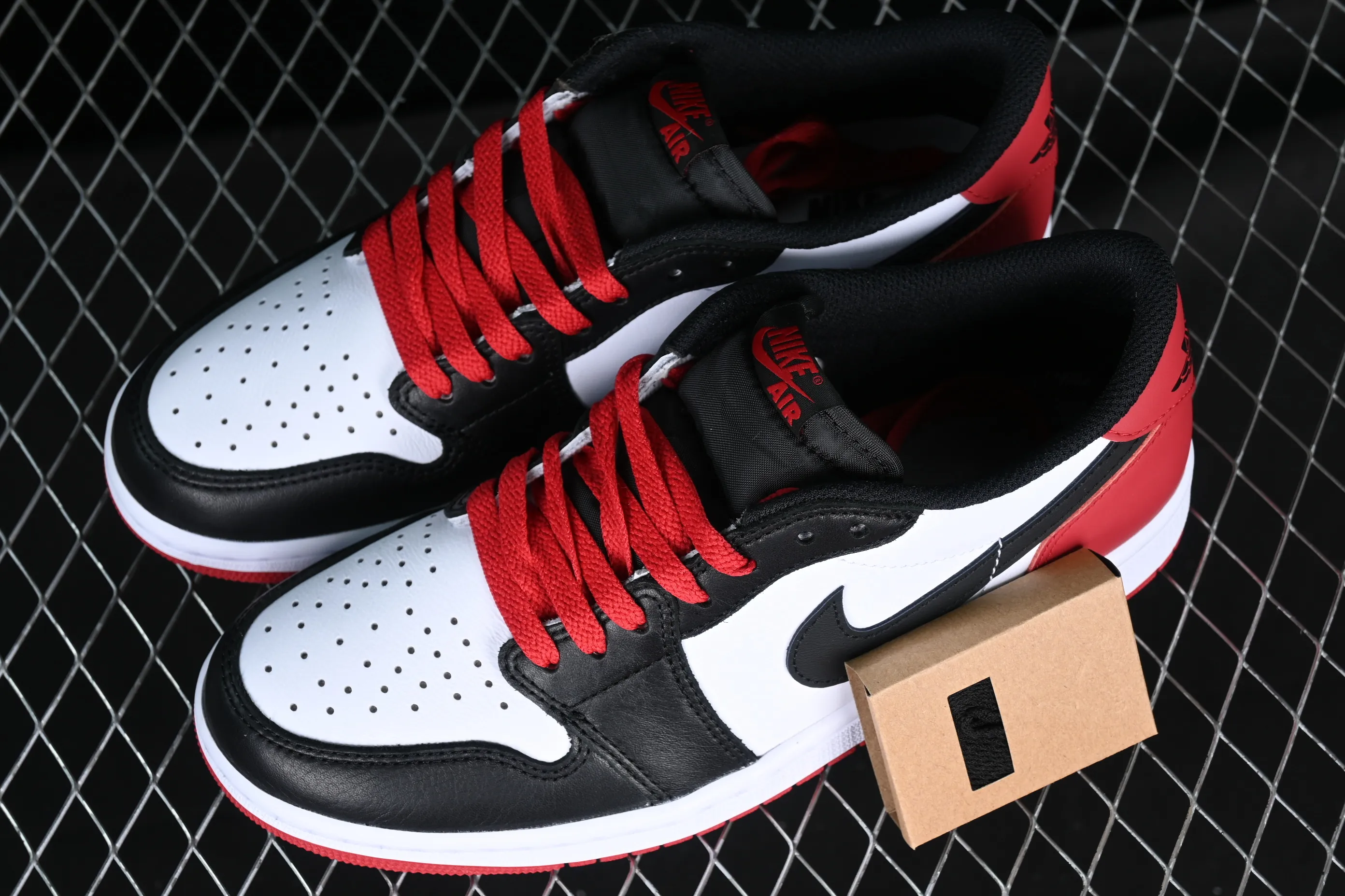 All categories Air Jordan Jordan series basketball shoes Air Jordan 1 Low LJR version Air Jordan 1 Low "Black Toe" AJ1 Joe 1 new black toe cultural and leisure sports sneakers CZ0790-106